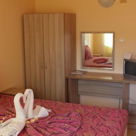 Viva Beach Hotel Pomorie Exterior photo